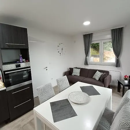 Nahorevska Vikendica Ferienhaus *